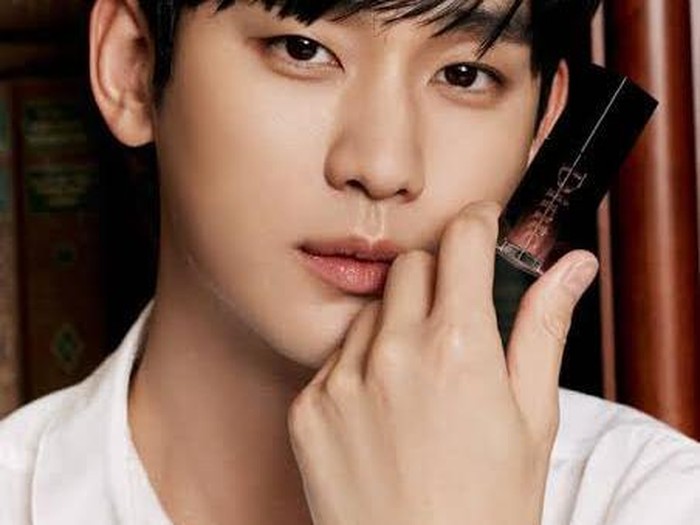 Kim Soo Hyun untuk Dinto
