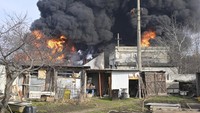 Kebakaran terjadi setelah serangan pesawat nirawak Rusia di dekat Odesa, Ukraina, Selasa (11/3/2025).