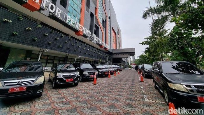 Mobil dinas Pemkot Surabaya
