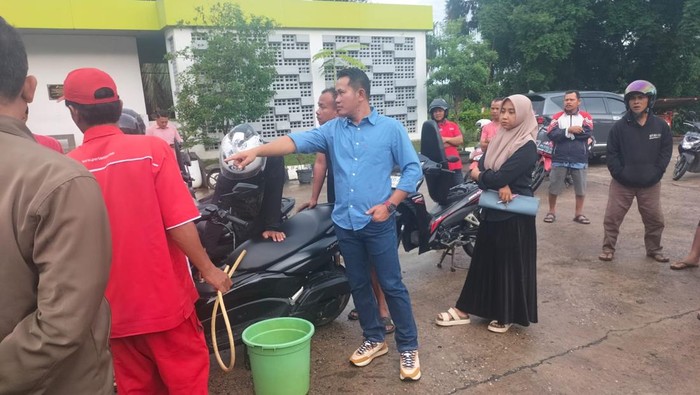 Motor warga Merangin, Jambi, mogok gara-gara isi Pertamax bercampur air