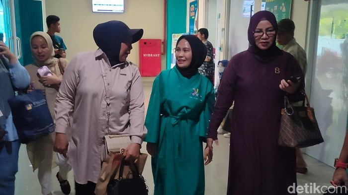 Naili Trisal menjalani tes kesehatan untuk PSU Pilkada Palopo di RS Labuang Baji, Makassar.