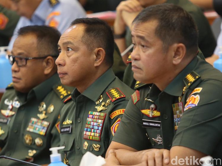 Panglima TNI-Komisi I DPR Bahas Revisi UU TNI