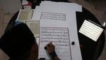 Begini Proses Penyalinan Naskah Manuskrip Mushaf Baiturrahman