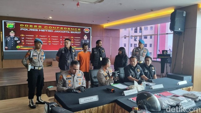 Terbongkar Siasat Jamet Si Dukun Palsu Bunuh Ibu-Anak di Jakbar