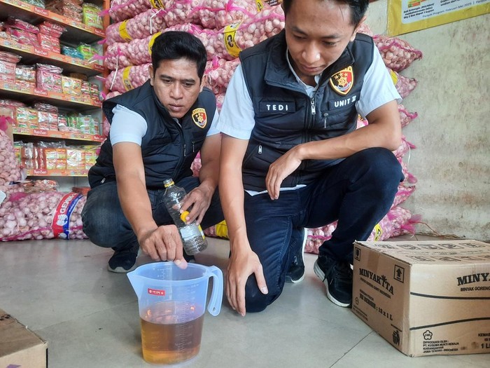 Polisi sidak minyak goreng di Jombang