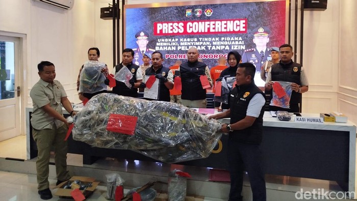Polres Ponorogo saat melakukan press release