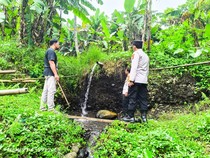 Dirampok, 2 Pemuda Lari Tunggang Langgang Tanpa Busana Saat Asyik Mandi