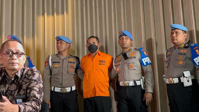 Eks Kapolres Ngada Ditindak: Dicopot, Jadi Tersangka, Terancam Dipecat