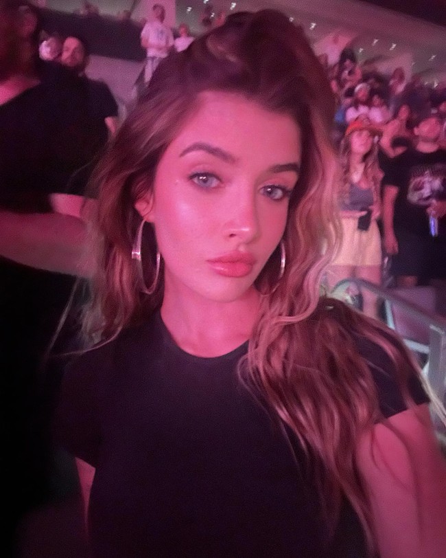 Dalam acara Denise Richards & Her Wild Things, Sami Sheen mengungkap  bahwa dirinya telah melakukan operasi. Yang lebih mengejutkan Sami mengaku hal tersebut dilakukan karena hidungnya mirip sang wajah. Foto: Instagram