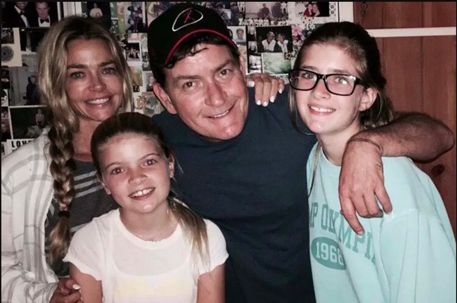 Dikatakan jika Sami tidak percaya diri dengan hidungnya yang terlalu turun dan terlalu besar, mirip seperti sang ayah. “Sejauh yang aku ingat aku dulu punya (mobil) honker di wajahku.” ujarnya. Foto: Instagram