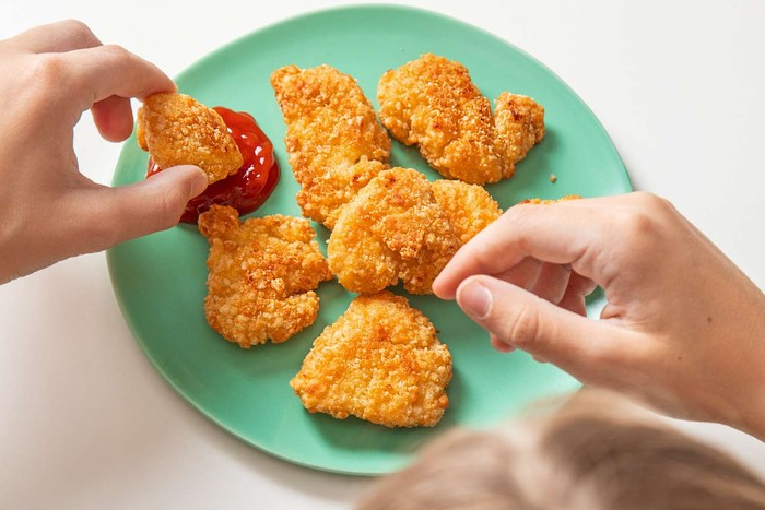 Sedih! Bocah Ini Nabung Demi Bisa Buka Puasa dengan Nugget