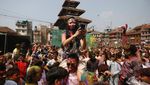 Semarak Festival Warna di Nepal