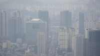 Partikel debu halus (PM2.5) yang datang dari luar negeri dan masuk di wilayah bagian barat Korea Selatan pada hari Minggu (9/3) lalu, menyebabkan konsentrasi debu halus yang tinggi di wilayah ibu kota Seoul hingga hari Rabu (12/3).