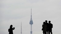 Sejalan dengan penerapan protokol tersebut, waktu pengoperasian di lokasi konstruksi dan lapangan usaha menjadi dipersingkat, dan pengoperasian kendaraan dengan emisi gas buang tingkat lima dibatasi.