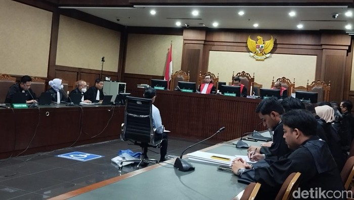 Sidang putusan sela Tom Lembong dalam kasus dugaan korupsi impor gula (Mulia/detikcom).