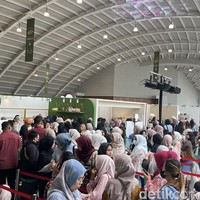 Menjelang Hari Raya Idul Fitri, Modinity Group kembali menghadirkan bazar pakaian muslim tahunnya. Sisterhood Modest Bazaar (SMB) 2025 berlangsung di Pondok Indah Mall 3, Jakarta, pada 13-16 Maret 2025. (Foto: Dok. Gresnia/Wolipop)