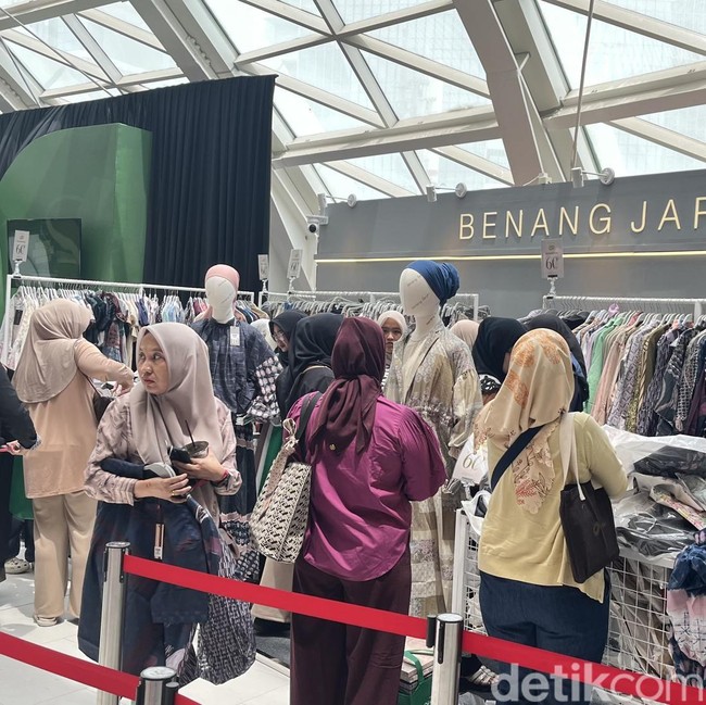 Foto: Sisterhood Modest Bazaar 2025 Banjir Promo, Dipadati Pengunjung