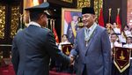 Sjafrie Terima Tanda Kehormatan Tertinggi dari TNI