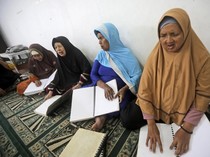 Suasana Pesantren Ramadan untuk Santri Lansia Disabilitas di Medan