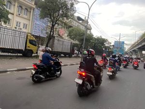 Tips Berkendara Motor Aman dan Nyaman saat Menjalani Ibadah Puasa