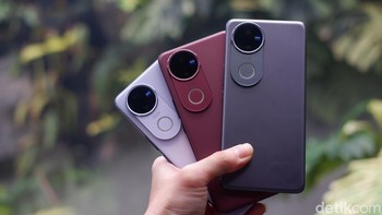 Ada tiga pilihan warna menarik: Harmony Red, Solid Black, dan Blissful Purple, yang masing-masing memberikan kesan premium dan stylish. Foto: Adi Fida Rahman/detikINET