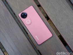 Unboxing Vivo V50 5G, Harga Tak Naik Fitur Bertambah