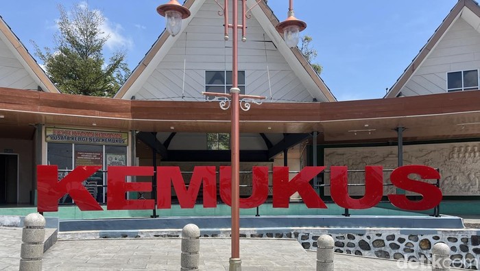 Wisata religi Gunung Kemukus di Sragen, Kamis (13/3/2025)