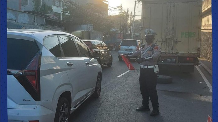 Ada Truk Gangguan, Lalin di Cengkareng Arah Pesing  Jakbar Tersendat