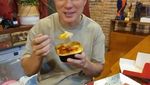 Ini Gaya Baim Wong Saat Makan Nasi Padang dan Durian Brulee