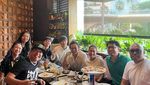 Ini Gaya Baim Wong Saat Makan Nasi Padang dan Durian Brulee