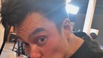 Ini Gaya Baim Wong Saat Makan Nasi Padang dan Durian Brulee