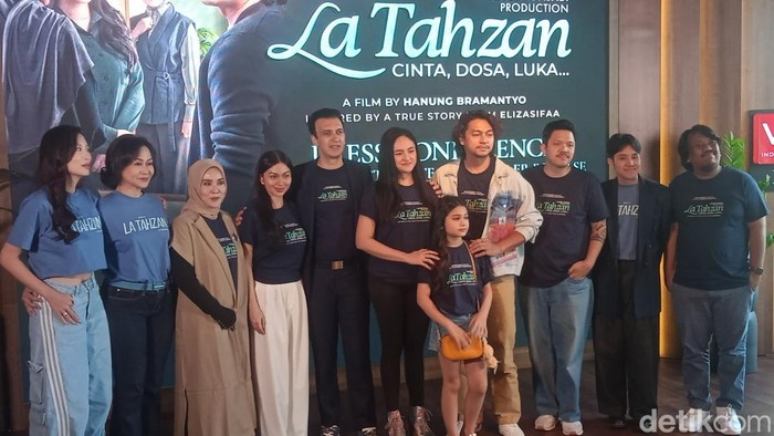 Film La Tahzan Bintang film La Tahzan bersama dengan Manoj Punjabi.