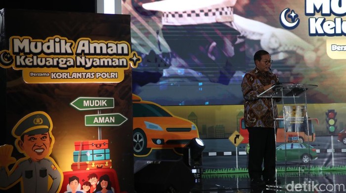Gubernur Jakarta Pramono Anung menghadiri acara peluncuran program 'Mudik Aman Keluarga Nyaman Bersama Korlantas Polri'. Ini potretnya.