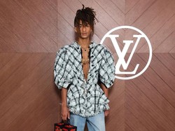 Foto: Jaden Smith Pakai Baju Wanita di Fashion Show Louis Vuitton, Dihujat