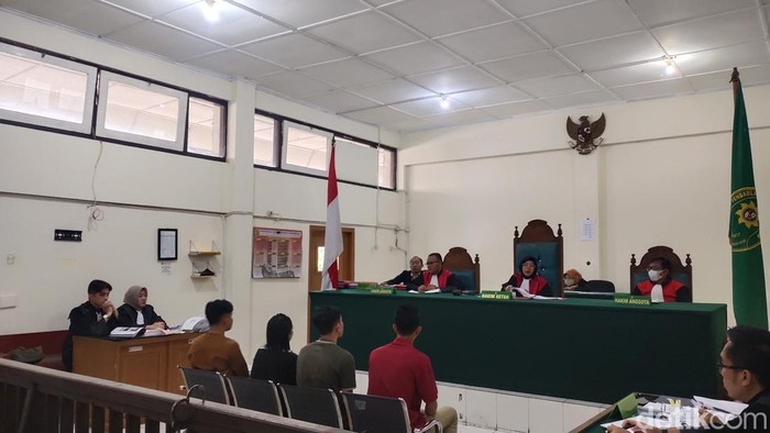 JPU Kejati Sumsel hadirkan empat orang saksi di persidangan penganiayaan dokter koas Unsri