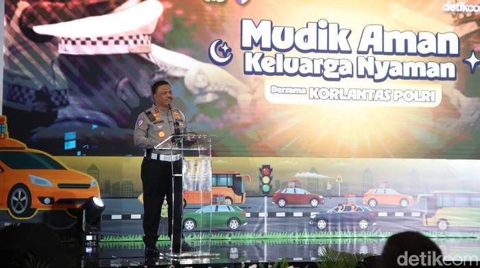 Kakorlantas Paparkan Timeline Mudik 2025 Kakorlantas Polri Irjen Agus Suryo Nugroho memaparkan timeline arus mudik 2025. Irjen Agus memperkirakan pergerakan arus mudik dimulai pekan depan menyusul adanya kebijakan Work From Anywhere (WFA).