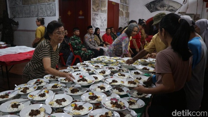 Kelenteng Hok Swie Bio Bojonegoro gelar bukber warga Muslim
