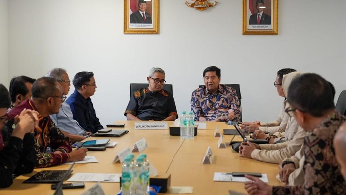 Kementerian PKP bertemu dengan IAI, akademisi ITB, dan Pemerintah Kota Bandung