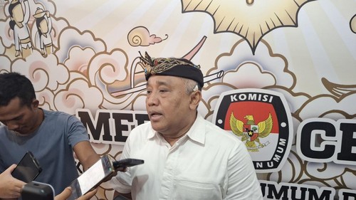 Ketua KPU Provinsi Bali, I Dewa Agung Gede Lidartawan, saat ditemui di kantornya, Jumat (14/3/202/). (Fabiola Dianira/detikBali)