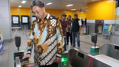 Kini Naik MRT Jakarta Bisa Pakai QRIS Tap di Aplikasi M-Smile