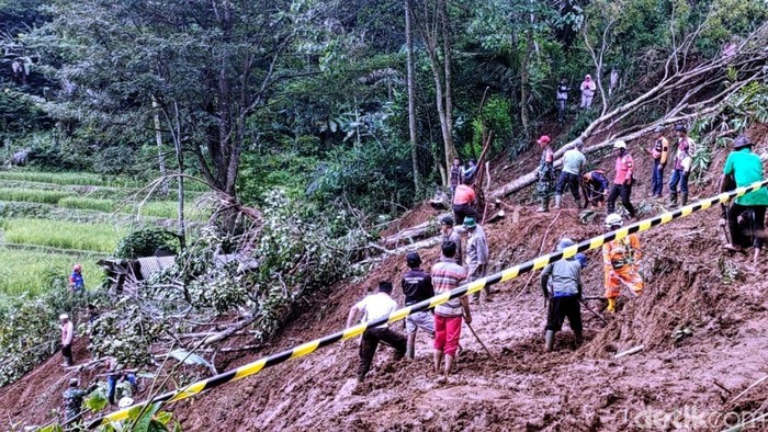 Lokasi pencarian korban longsor di Sukabumi.