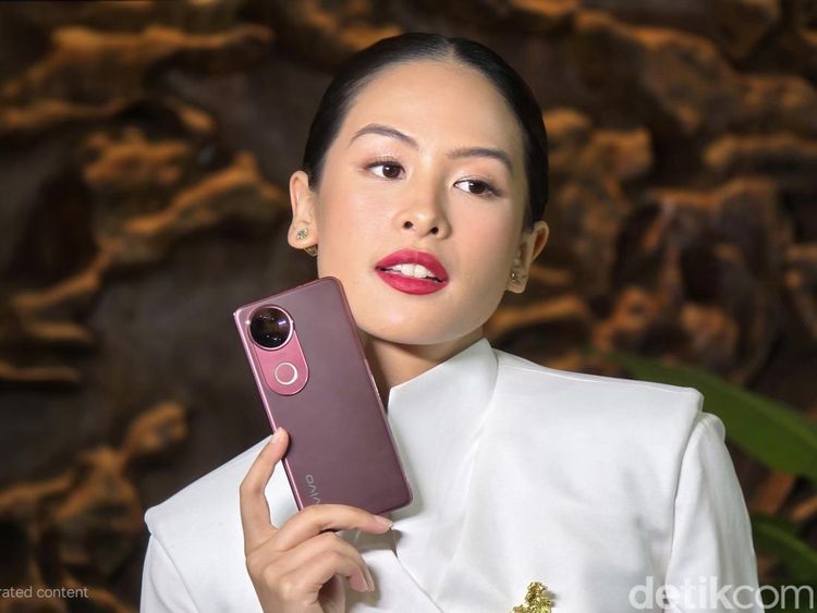 Unboxing Vivo V50 5G, Harga Tak Naik Fitur Bertambah