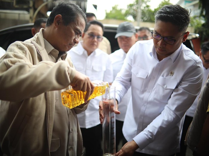 Mentan sidak Pasar Tambahrejo terkait Minyakita tidak sesuai takaran