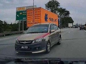 Viral Mobil Lawan Arah di Lajur Kanan Jalan Tol, Pengemudinya Lansia