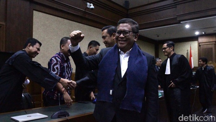 Sekjen PDIP Hasto Kristiyanto jalani sidang di Pengadilan Tipikor Jakarta Pusat, Jumat (14/3). Hasto didakwa merintangi investigasi kasus suap tersangka Harun Masiku.