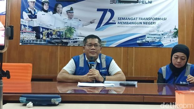 Kepala Cabang PT Pelni, Agus Suprijatno di Kantor Pelni, Kecamatan Semarang Utara, Jumat (14/3/2025).