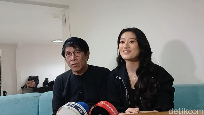 Parto Patrio dan Amanda Caesa menceritakan kondisi rumah mereka pascabanjir di Bekasi.