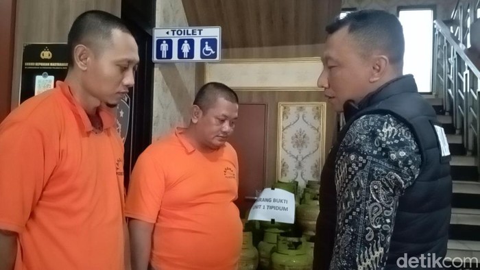 Konferensi pers pencurian tabung gas elpiji 3 kg di Mapolresta Pati, Jumat (14/3/2025).