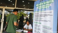 Program yang diselenggarakan Dinas Perhubungan (Dishub) Jakarta ini bertujuan membantu warga merayakan Lebaran Idul Fitri bersama keluarga di kampung halaman tanpa biaya transportasi.