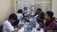 Program Mudik Gratis 2025 Jakarta itu baru dibuka pada Jumat, 7 Maret 2025. Namun hanya sehari, kuota mudik gratis langsung ludes diserbu ribuan warga yang tak mau menyia-nyiakan kesempatan emas untuk pulang kampung secara cuma-cuma.